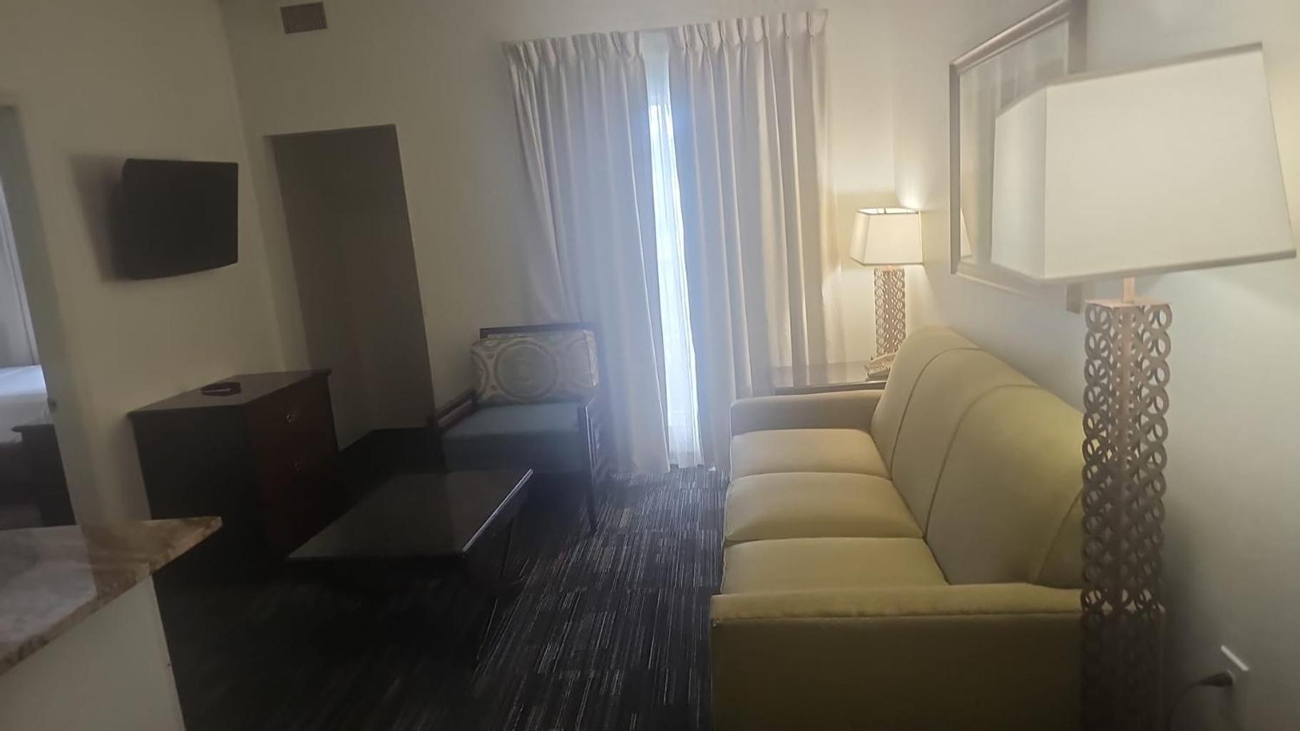 Montreal Suites Orlando Bagian luar foto
