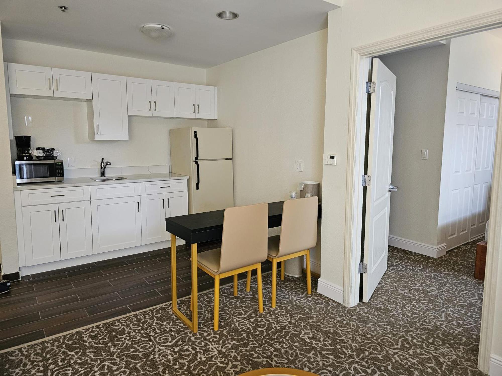 Montreal Suites Orlando Bagian luar foto