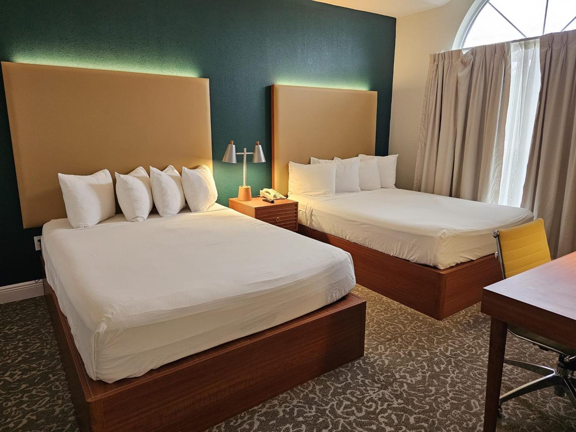 Montreal Suites Orlando Bagian luar foto